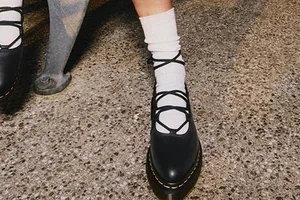 📦 Gratis fragt, alt skal væk: op til -60% og -10% ekstra på Dr. Martens, Tamaris, Petit Bateau, FitFlop, Betty London, Geographical Norway, Levi's, Pieces og Lauren Ralph Lauren: tidsbegrænset tilbud på Spartoo